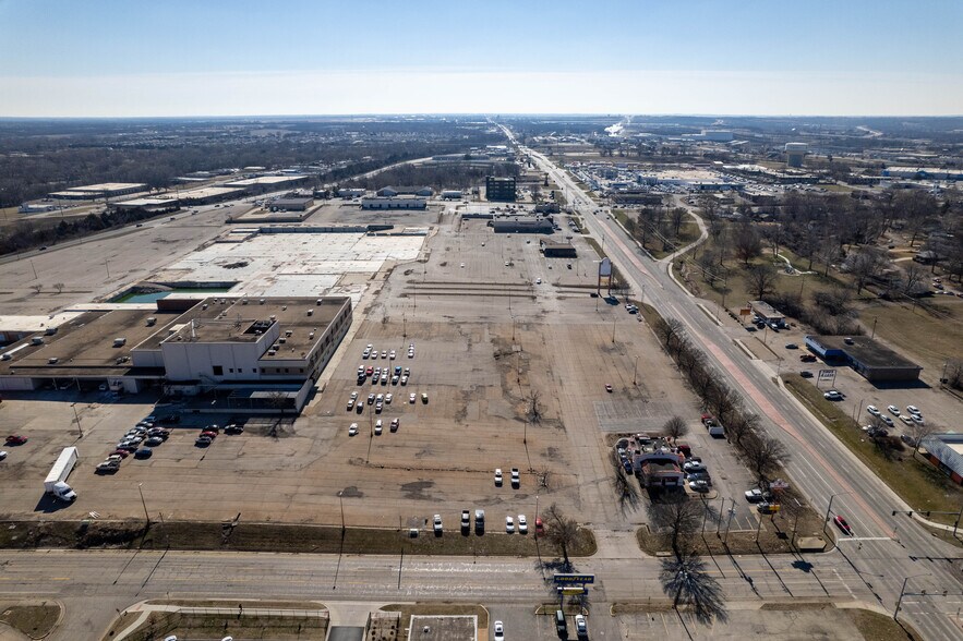 More Photos Of 3500 SW Topeka Blvd, Topeka Land For Sale