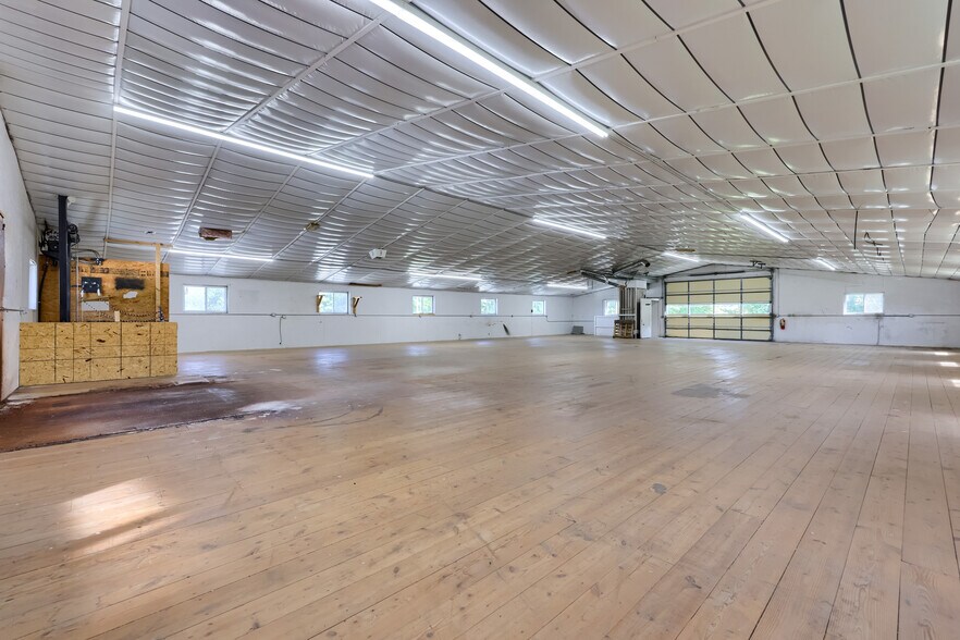 More Photos Of 197 Pencroft Dr N, Holtwood Industrial For Sale