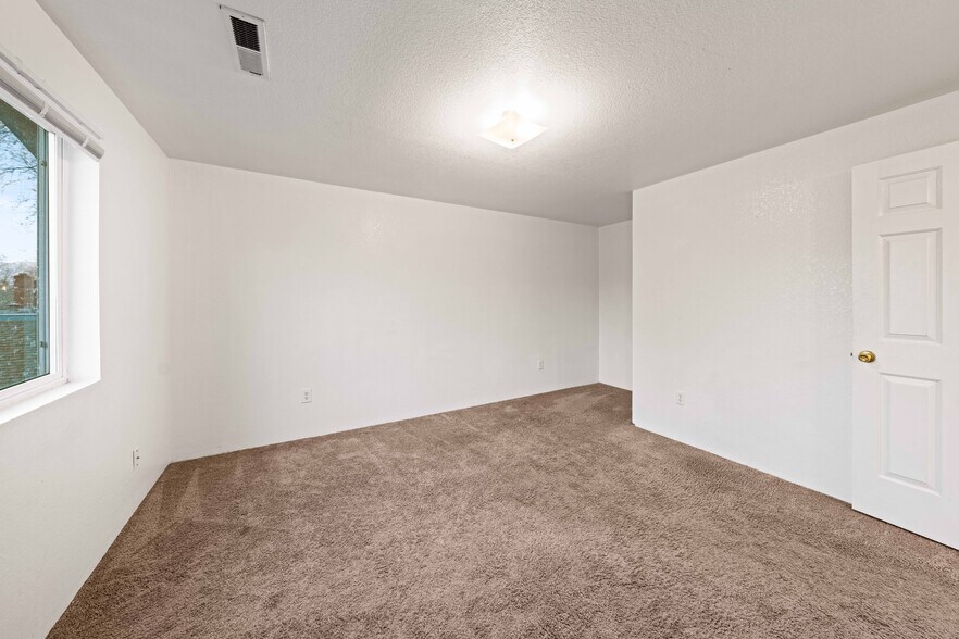 More Photos Of 516 J St, Medford Multifamily For Sale