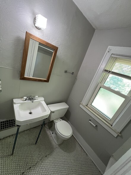 More Photos Of 12048 Meyers Rd, Detroit Multifamily For Sale