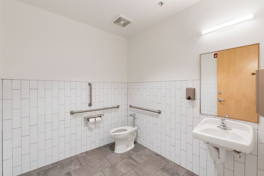 More Photos Of 11400 S Mountain View Cor, South Jordan Distribution For Lease