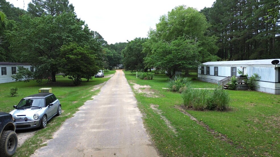 More Photos Of 106 Valencia Ave, Goldsboro Manufactured Housing Mobile Home Park For Sale