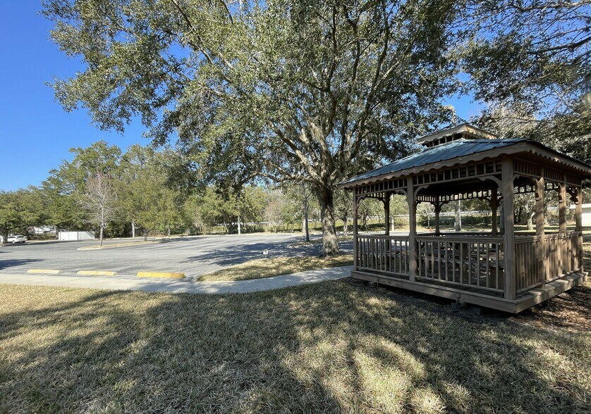 More Photos Of 1615 NW 80th Blvd, Gainesville Office For Sale