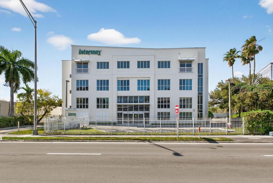 More Photos Of 9480 S Dixie Hwy, Miami Office For Lease