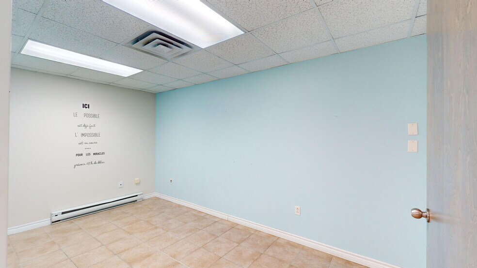 More Photos Of 2001 Rue Price, Saguenay Office Residential For Lease