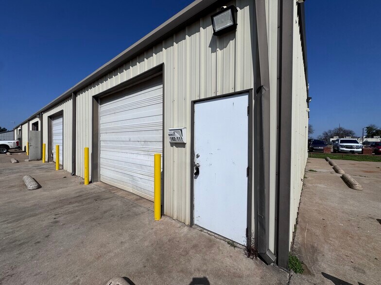 More Photos Of 102 S 111th Ave, Tulsa Warehouse For Sale