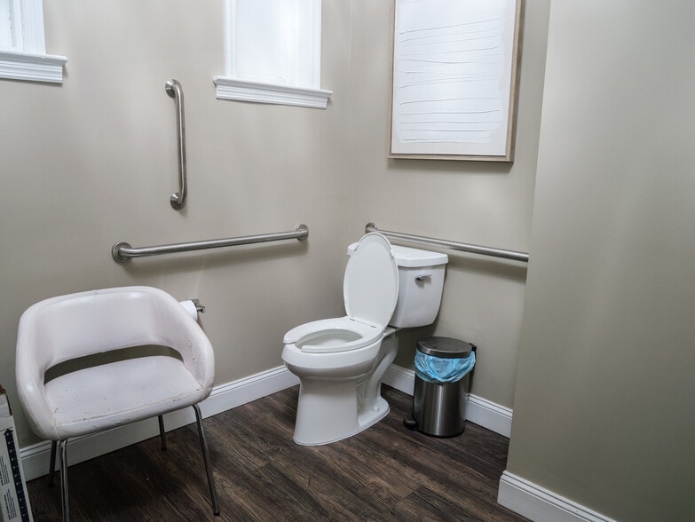 More Photos Of 86-88 Broad St, Red Bank Storefront Retail Office For Lease