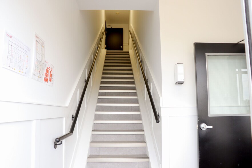 More Photos Of 3601 82nd Ave, Leduc Flex For Lease