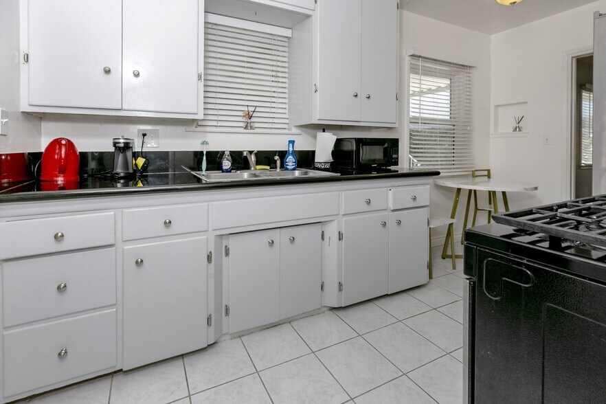 More Photos Of 22 N Electric Ave, Alhambra Apartments For Sale