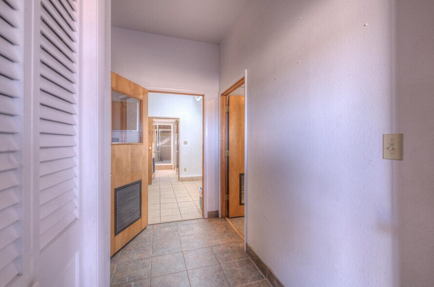 More Photos Of 22540 Us Highway 160, Walsenburg Veterinarian Kennel For Sale