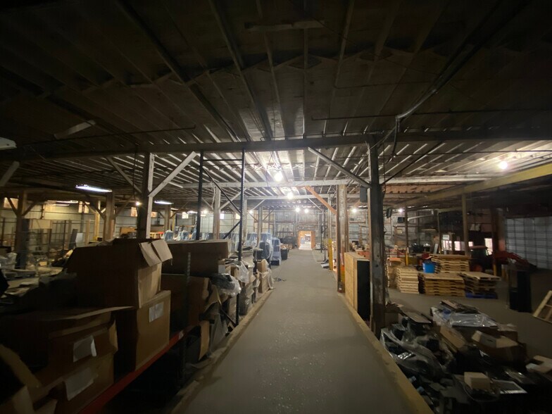 More Photos Of 1118 SW 3rd St, Oklahoma City Manufacturing For Lease