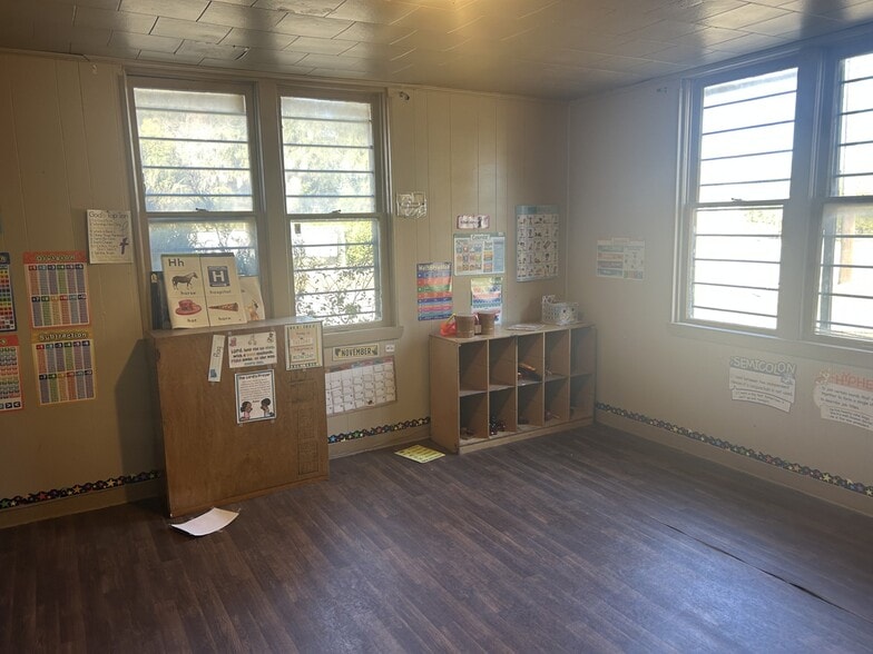 More Photos Of 1210 Saint Johns Ave, Palatka Office For Sale