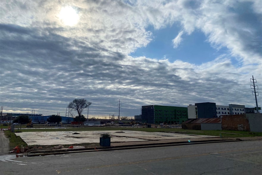 More Photos Of 305 Elm Ave, Waco Land For Sale