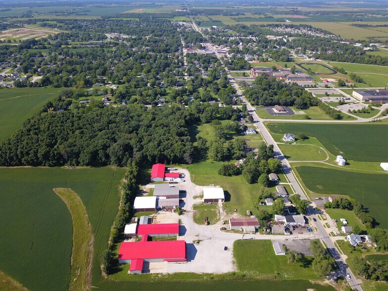 More Photos Of 616A-622 S Main St, Hebron Warehouse For Sale