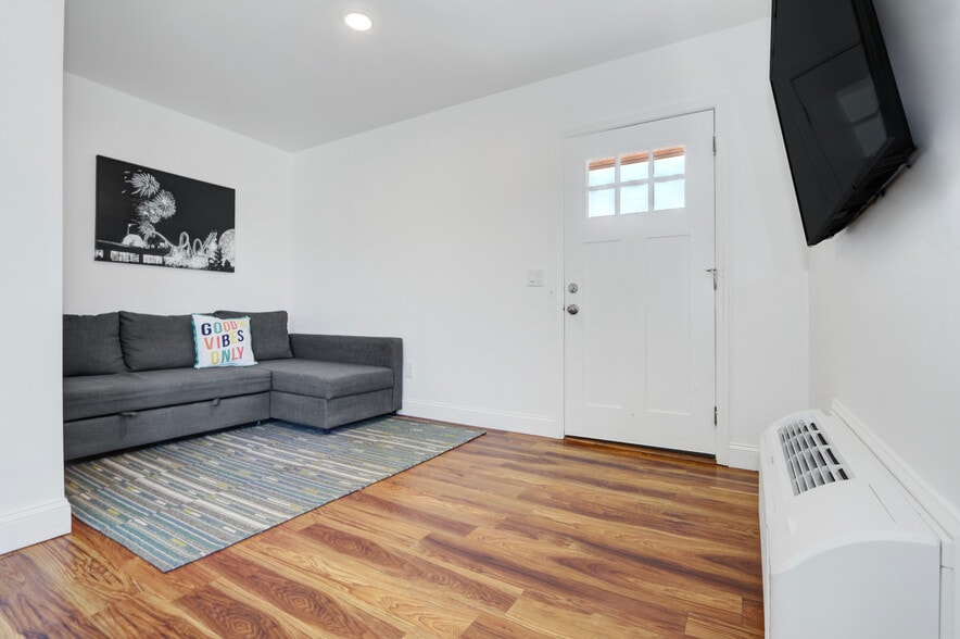 More Photos Of 5100 Atlantic Ave, Wildwood Hotel For Sale