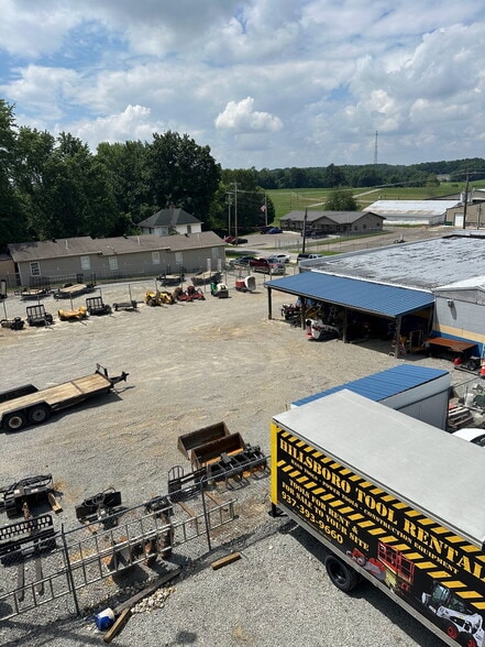 More Photos Of 517 John St, Hillsboro Flex For Sale