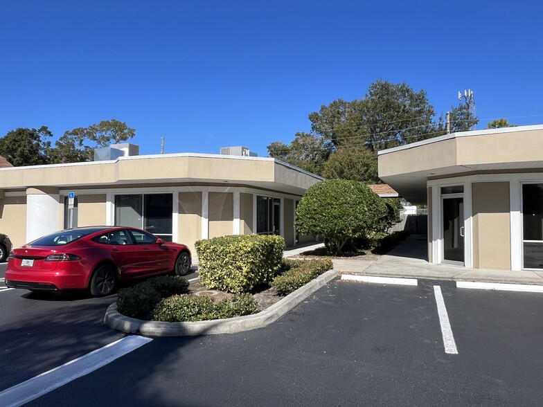 More Photos Of 13787 Belcher Rd, Largo Medical For Lease