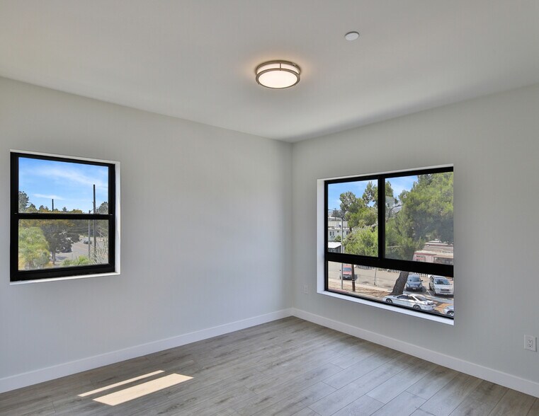 More Photos Of 1300 W Mission Blvd, Pomona Apartments For Sale