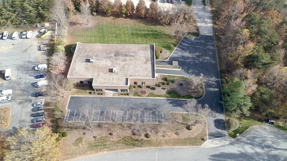 More Photos Of 4120 Beechwood Dr, Greensboro Light Distribution For Lease