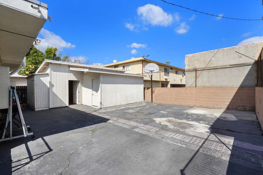More Photos Of 317 W Palmer Ave, Glendale Religious Facility For Sale