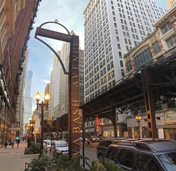 More Photos Of 5 S Wabash Ave, Chicago Office For Lease