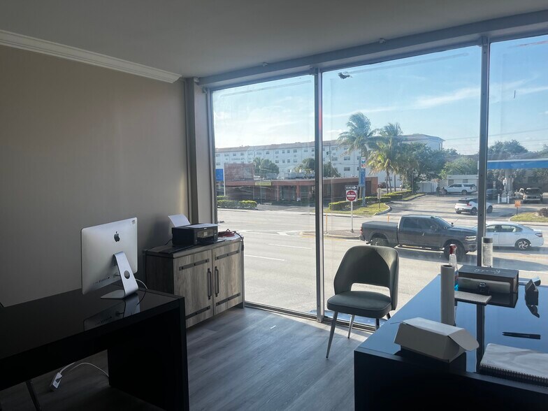 More Photos Of 1500 E Commercial Blvd, Fort Lauderdale Freestanding For Sale