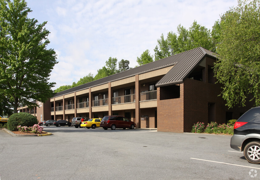 Primary Photo Of 5300 Memorial Dr, Stone Mountain Office For Lease