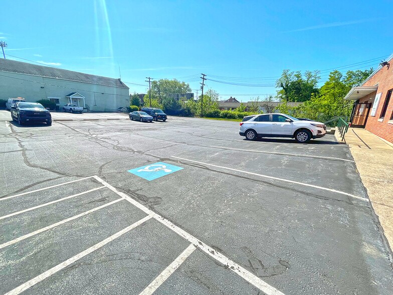 More Photos Of 24-26 Parkway Blvd, York Warehouse For Sale