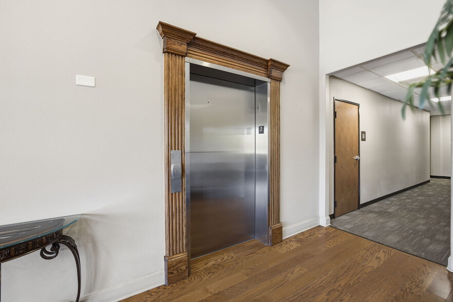 More Photos Of 4010 Sandy Brook Dr, Round Rock Medical For Sale