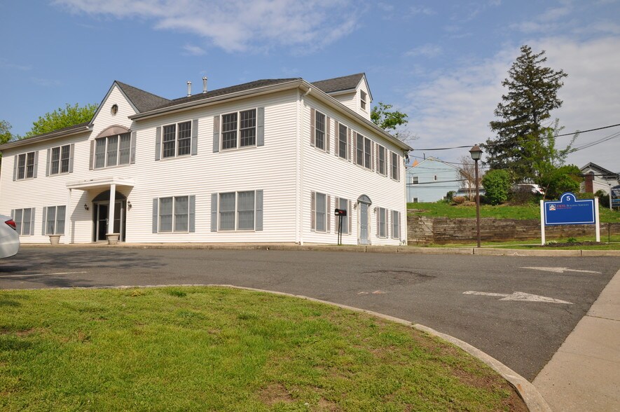 More Photos Of 5 Ravine Dr, Matawan Medical For Lease