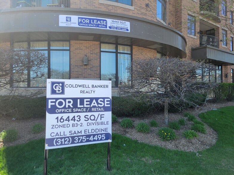 More Photos Of 6400 N Northwest Hwy, Chicago Apartments For Lease