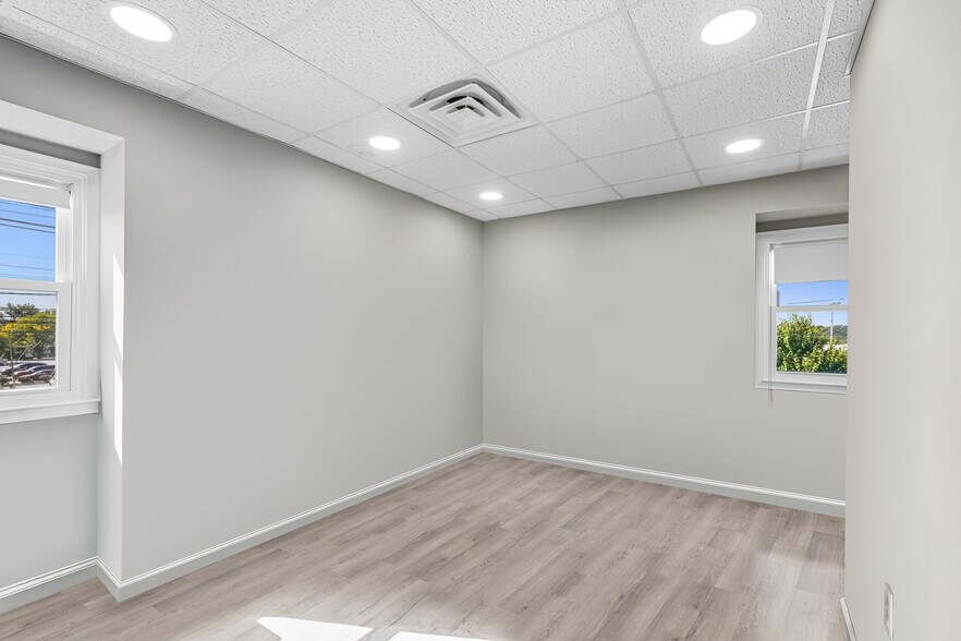 More Photos Of 2605 US 130, Cinnaminson Office For Lease