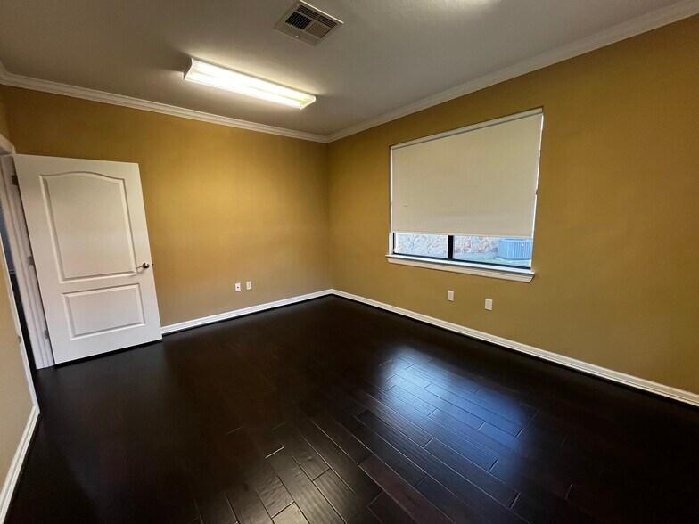 More Photos Of 4502 Riverstone Blvd, Missouri City Medical For Lease