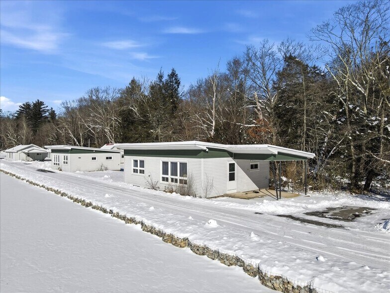 More Photos Of 306 Merwinsburg Rd, Effort Apartments For Sale