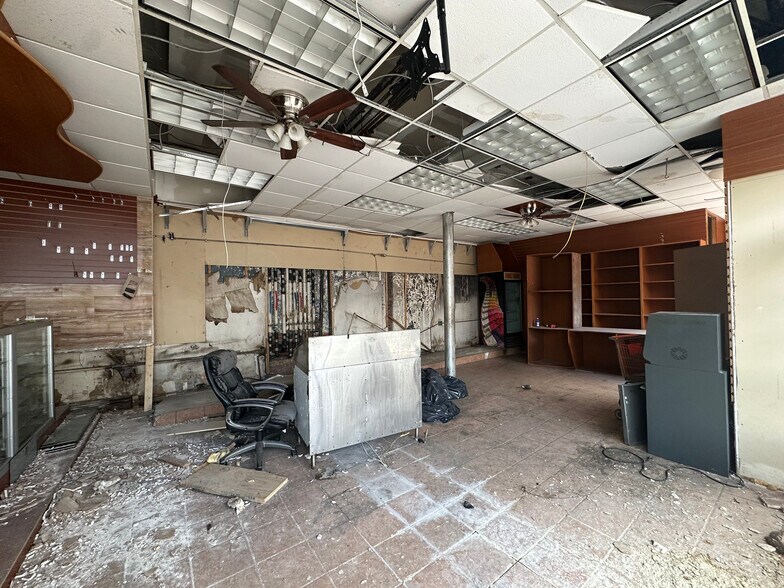 More Photos Of 4 Vernon Ave, Brooklyn Apartments For Lease