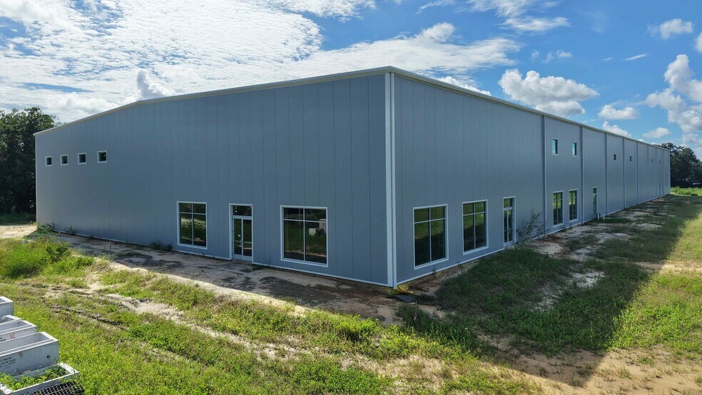 More Photos Of 2221 US-441, Fruitland Park Showroom For Sale