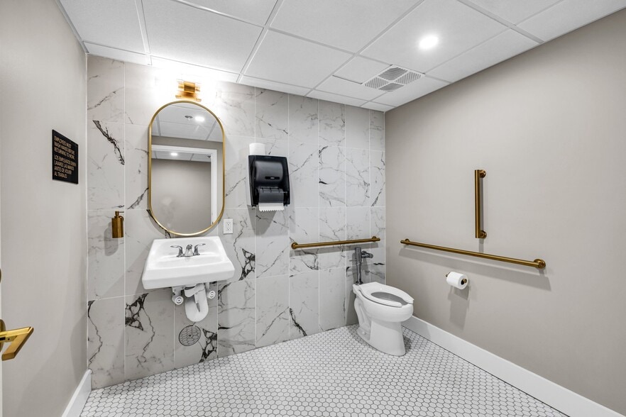 More Photos Of 707 Georgia Ave, Chattanooga Flex For Sale