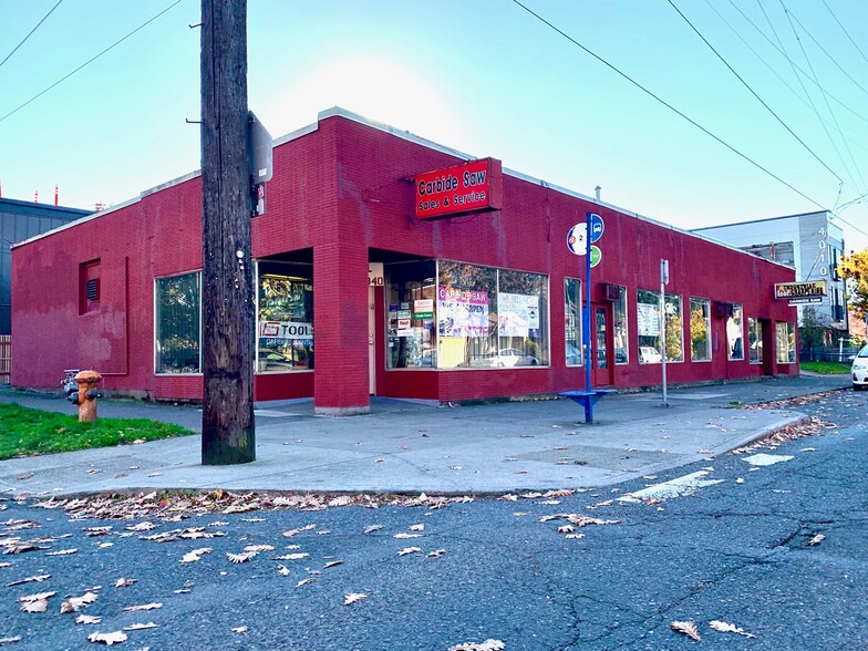 More Photos Of 4040 SE Division St, Portland Warehouse For Sale