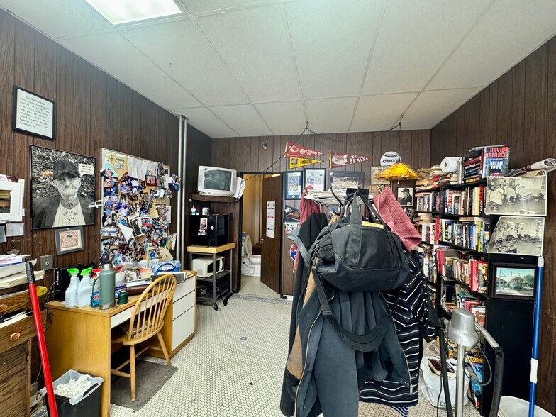 More Photos Of 3213 Washington Ave, Racine Storefront Retail Residential For Sale