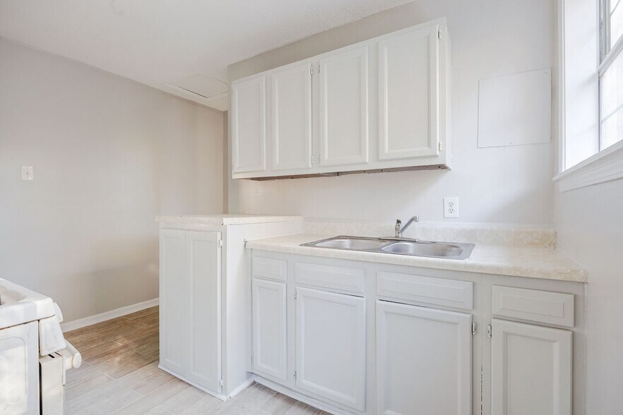 More Photos Of 1030 Hamilton St, Memphis Apartments For Sale