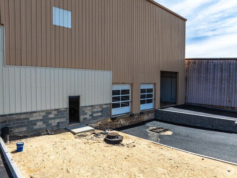 More Photos Of 148 E 5th St, Bayonne Warehouse For Lease