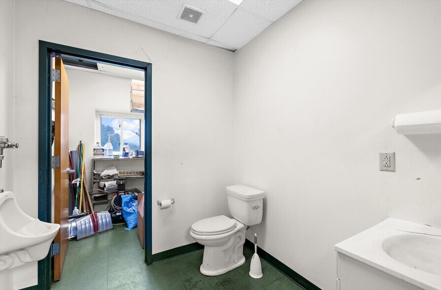 More Photos Of 25416 Commerce Ln, Chestertown Manufacturing For Sale