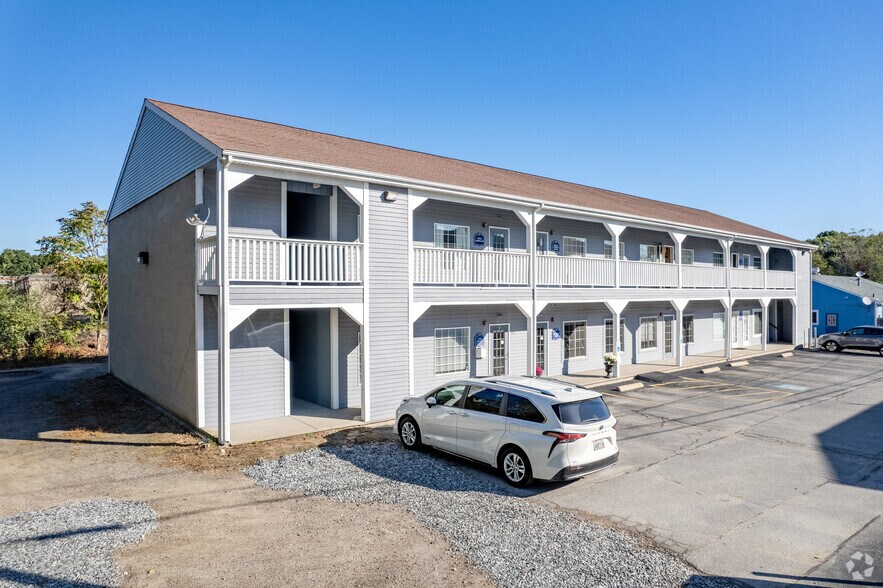 More Photos Of 5835 Post Rd, East Greenwich Office For Lease