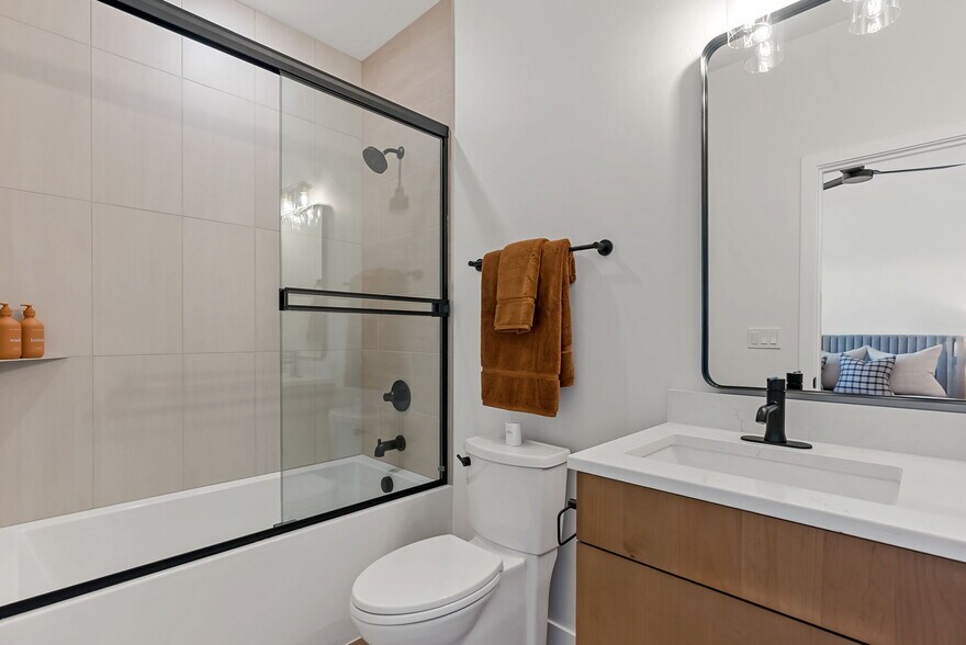 More Photos Of 127 NW Broadway St, Bend Apartments For Sale