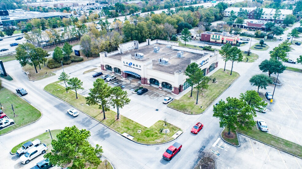 More Photos Of 16814 I-45 S, Conroe Freestanding For Sale