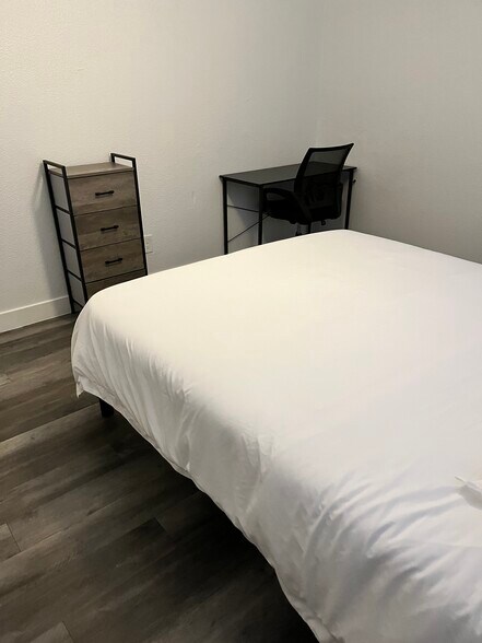 More Photos Of 2201 E Cactus Rd, Phoenix Apartments For Sale