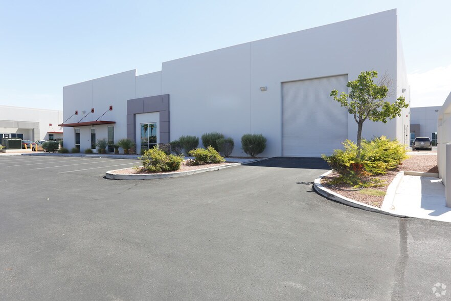 More Photos Of 2545 W Cheyenne Ave, North Las Vegas Warehouse For Lease