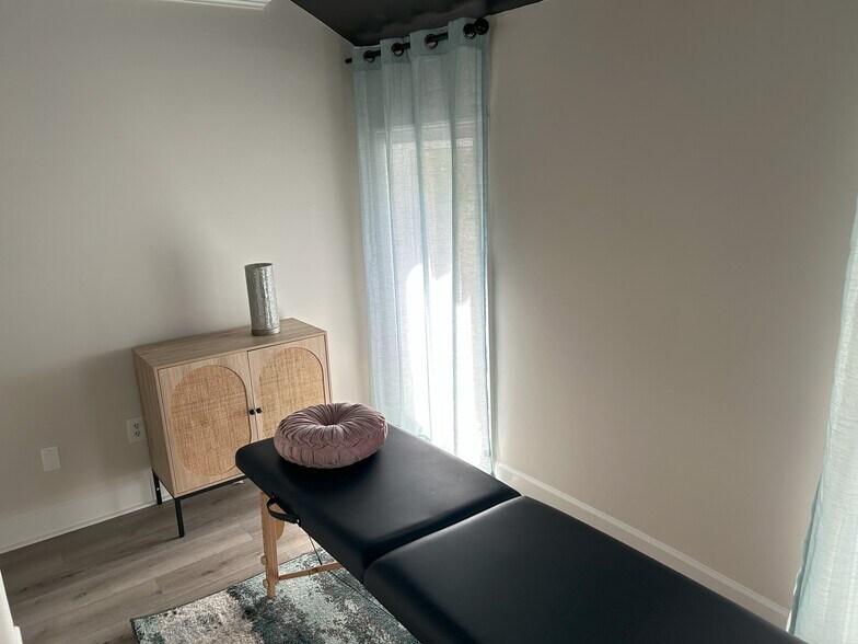 More Photos Of 3216 Paces Ferry Pl, Atlanta Storefront Retail Office For Lease