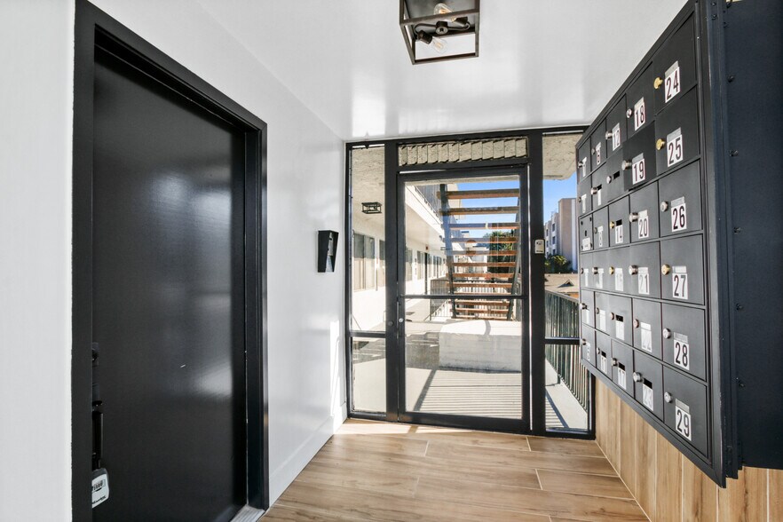 More Photos Of 14110 Yukon Ave, Hawthorne Apartments For Sale