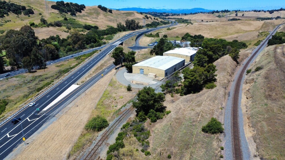 More Photos Of 2855 Franklin Canyon Rd, Rodeo Warehouse For Lease
